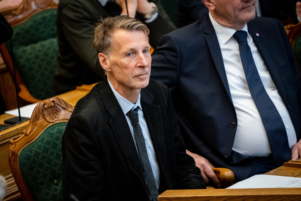 FV22: Møde i salen med valg af formand og nyvalgtes underskrifter