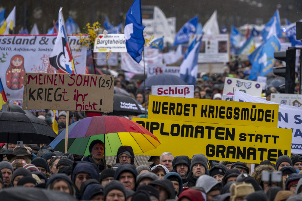 Demonstration for negotiations with Russia