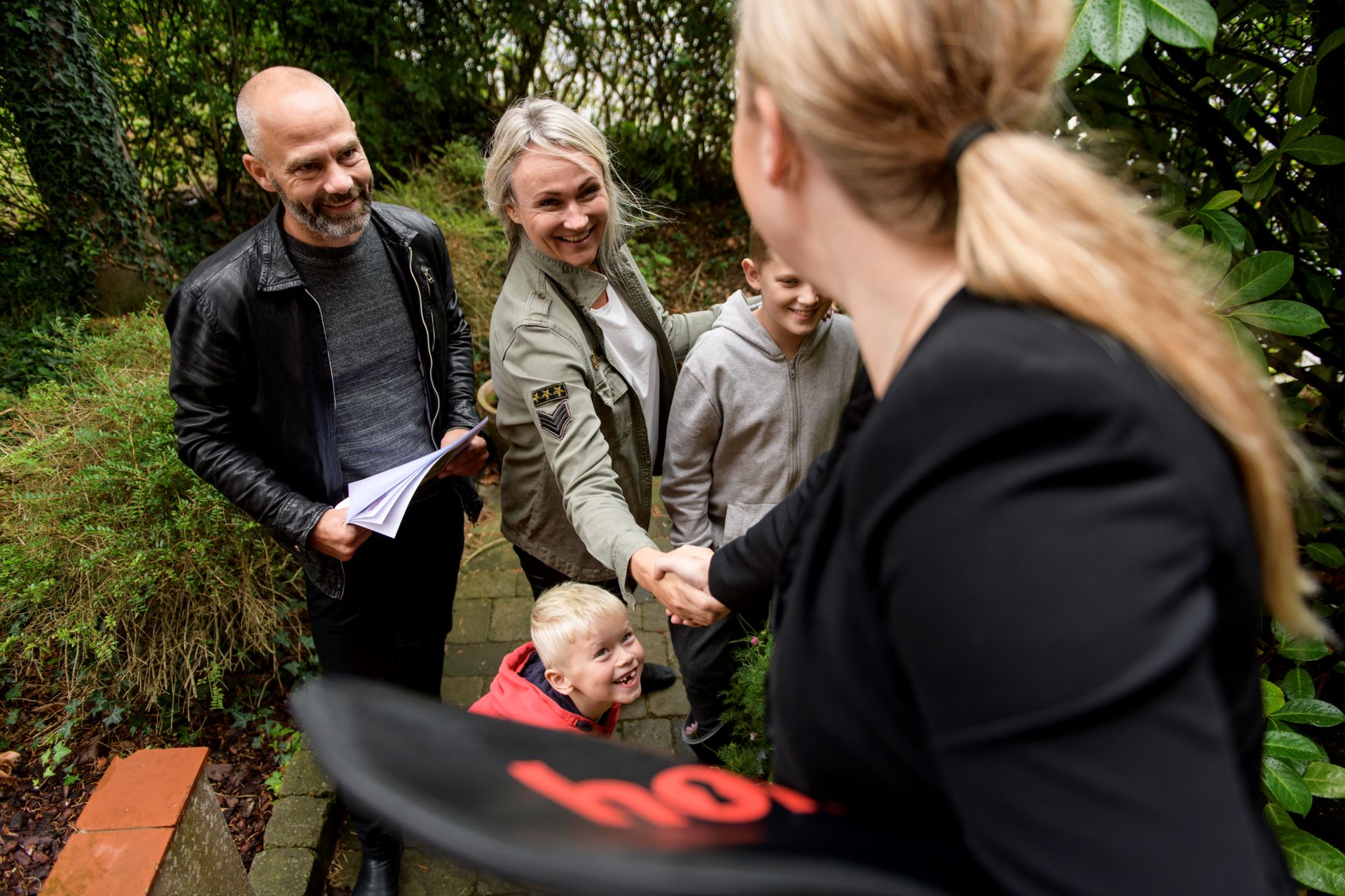 De seneste måneder har nogle købere holdt igen og ventet på grund af usikkerheden, andre har tilpasset købsplanerne, så de stemmer med budgettet, og nu oplever ejendomsmæglerne, at flere vælger at gå videre med et boligkøb. Foto: Home