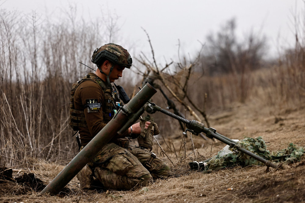 Ukraine army near Bakhmut fires antitank guns and mortars