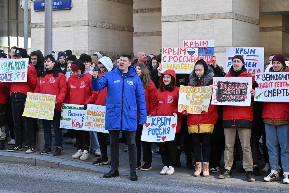 RUSSIA-UKRAINE-CONFLICT-CRIMEA-RALLY