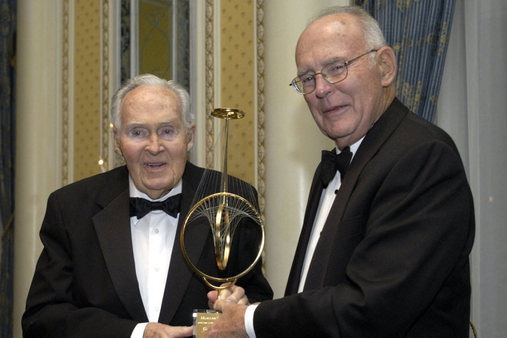 Gordon Moore, cofounder of Intel, dies at 94