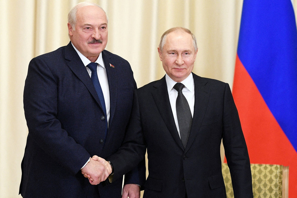 FILE PHOTO: Russian President Vladimir Putin meets with Belarusian President Alexander Lukashenko outside Moscow