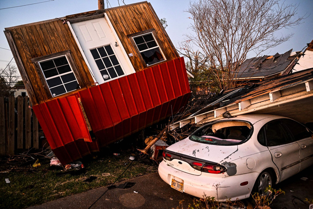 At least 19 dead in Mississippi tornado, storms: ABC News