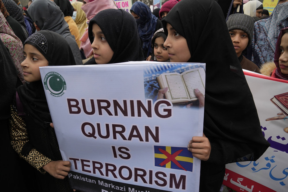 Pakistan Quran Protest