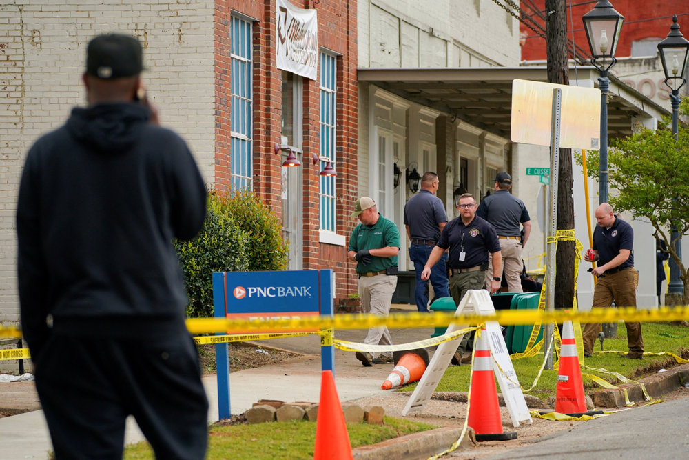 Shooting at a teenager''s birthday party in a dance studio in Dadeville