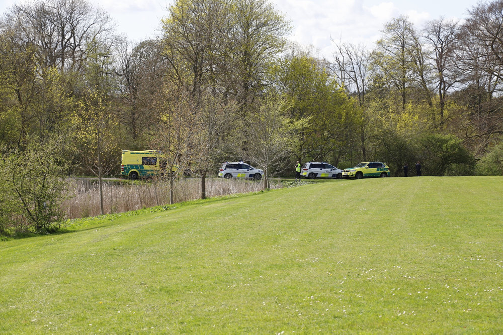 Onsdag er en mand fundet såret af knivstik i Folkeparken i Roskilde