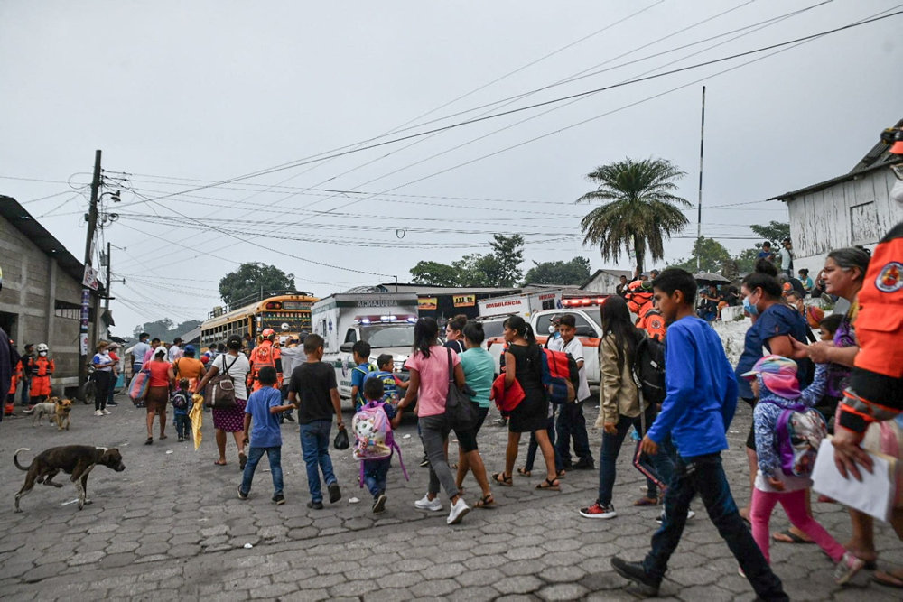 Increase of volcanic activity from the Fuego volcano, in Chimaltenango