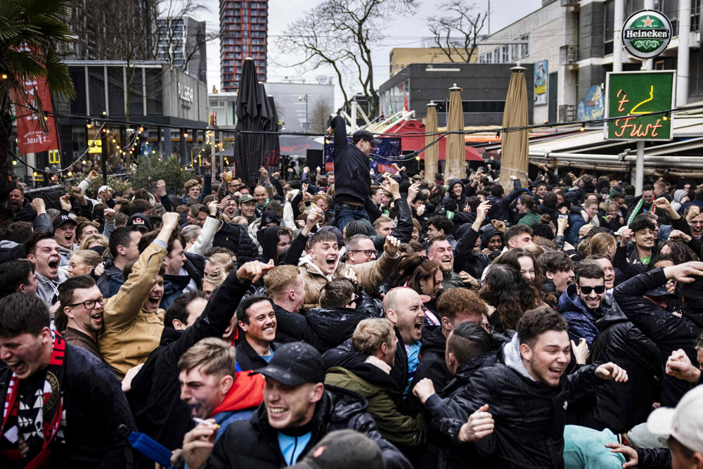 FBL-NED-EREDIVISIE-AJAX-FEYENOORD-FANS