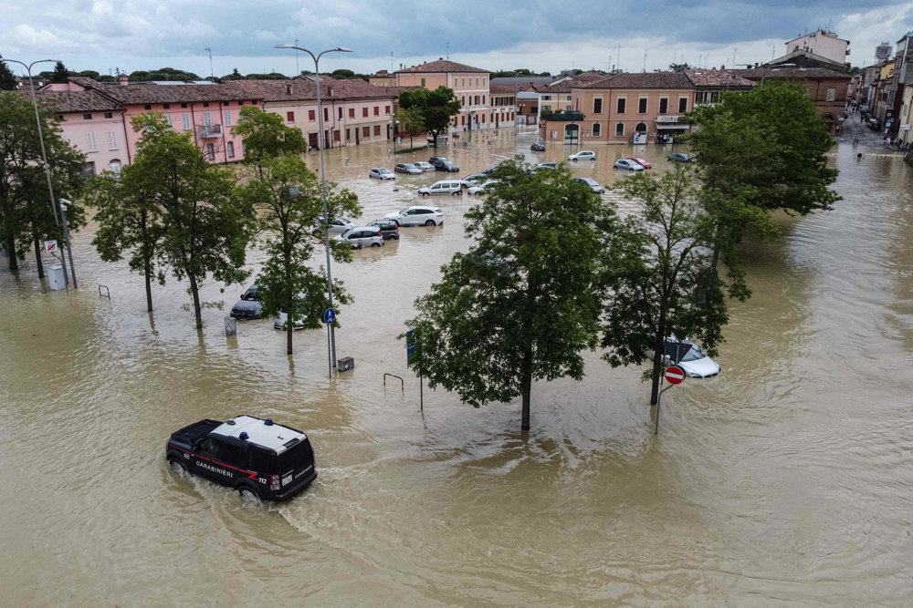 TOPSHOT-ITALY-WEATHER-FLOODS