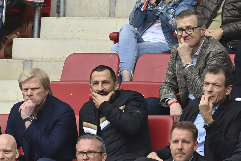 According to media reports, the current deputy management chairman of FC Bayern, Jan-Christian Dreesen, is to replace Oliver Kahn as management chairman.