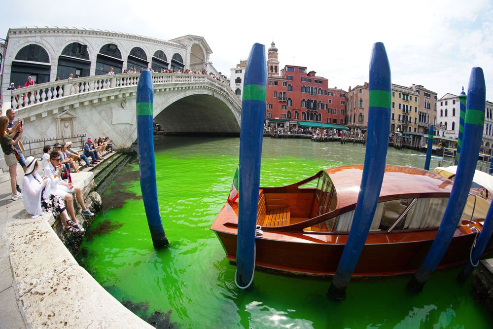 TOPSHOT-ITALY-ENVIRONMENT-VENICE