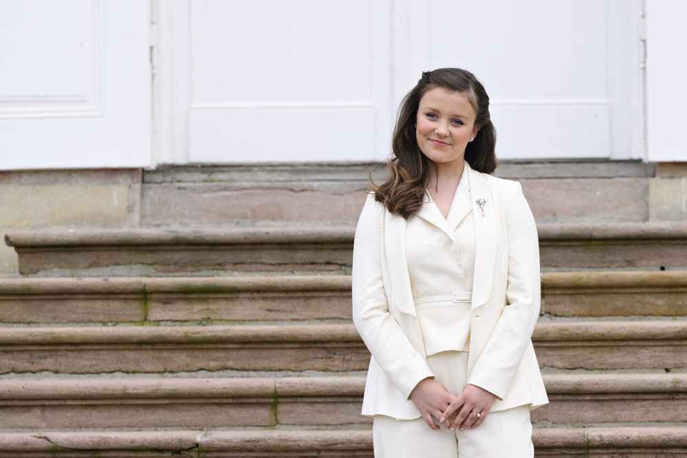 Prinsesse Isabella konfirmeres, dronning Margrethe, Kronprins Frederik, Kronprinsesse Mary, Prins Christian, Prins Vincent, Prinsesse Isabella, Prinsesse Josephine