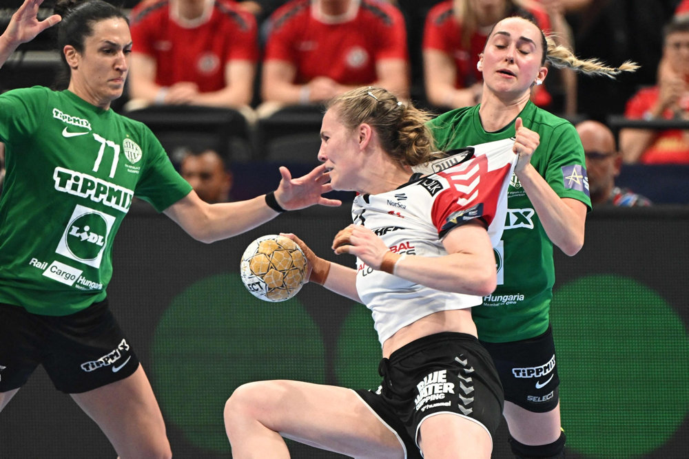 HANDBALL-C1-EHF-WOMEN-FERENCVAROS-ESBJERG