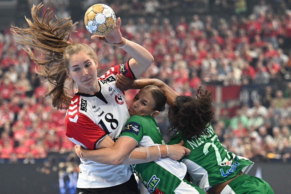 HANDBALL-C1-EHF-WOMEN-GYOR-ESBJERG