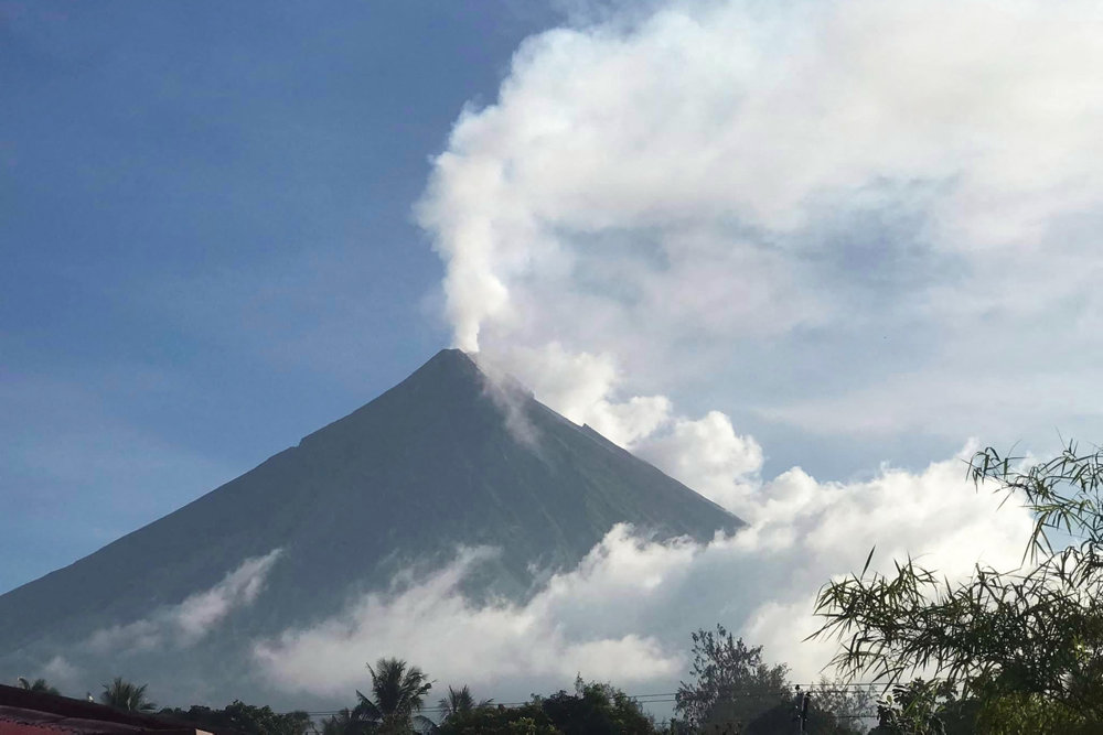 TOPSHOT-PHILIPPINES-VOLCANO