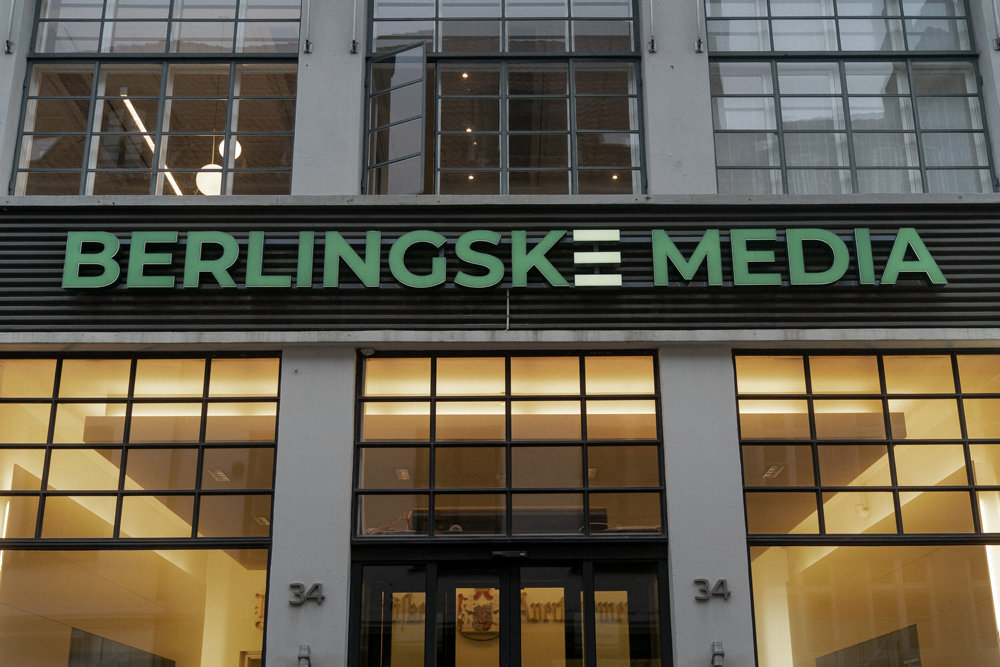 Berlingske Media opsætter nyt skilt på facaden