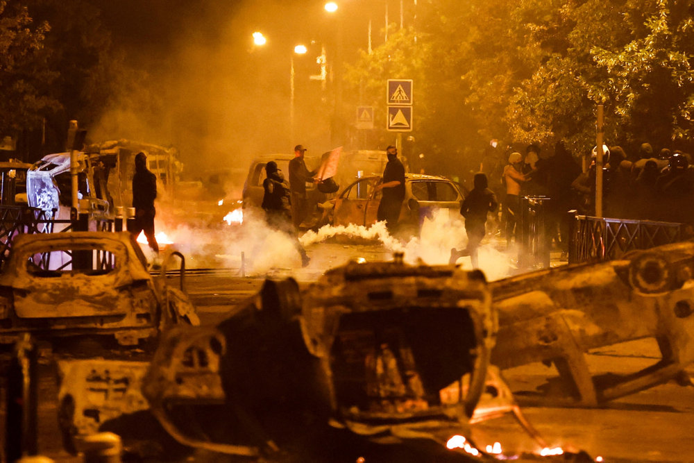 Riots after a teenager shot dead by police in a Paris suburb