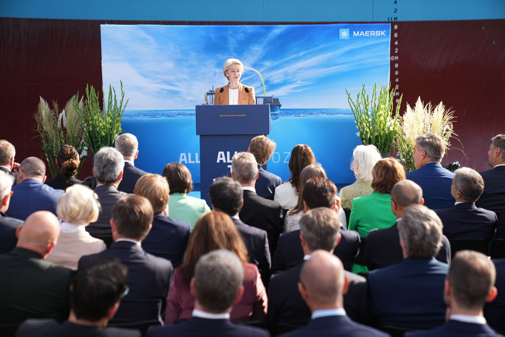 Mærsk-containerskib, der sejler på metanol, navngives af Ursula von der Leyen