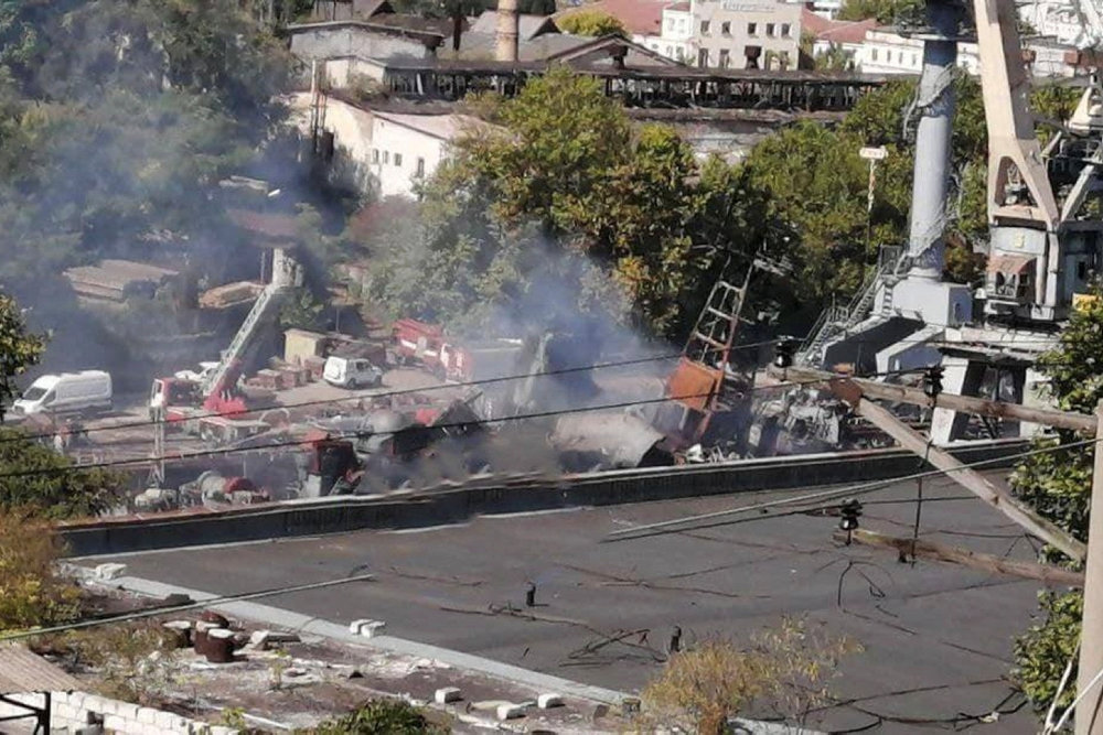 Damaged Russian ship following Ukrainian missile attack om Sevastopol