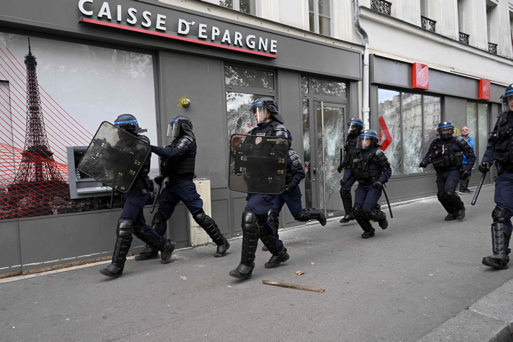 TOPSHOT-FRANCE-POLITICS-POLICE-RACISM-DEMO