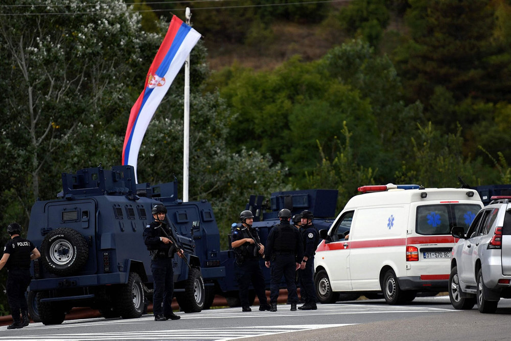 TOPSHOT-KOSOVO-SERBIA-POLICE