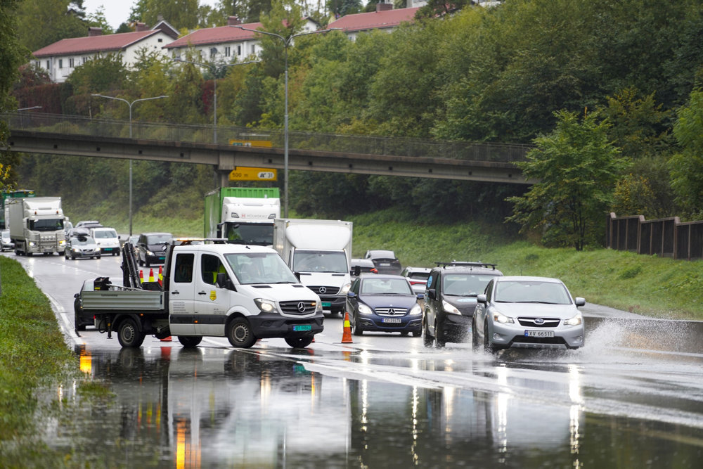 Trafikproblemer etter kraftig regn i Oslo