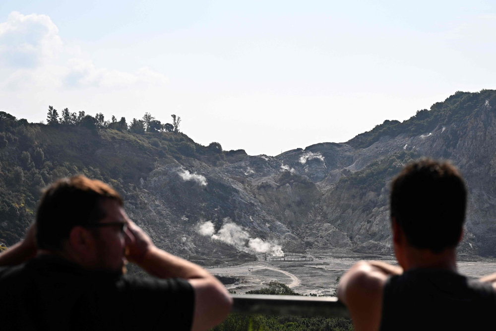 ITALY-VOLCANO-EARTHQUAKE