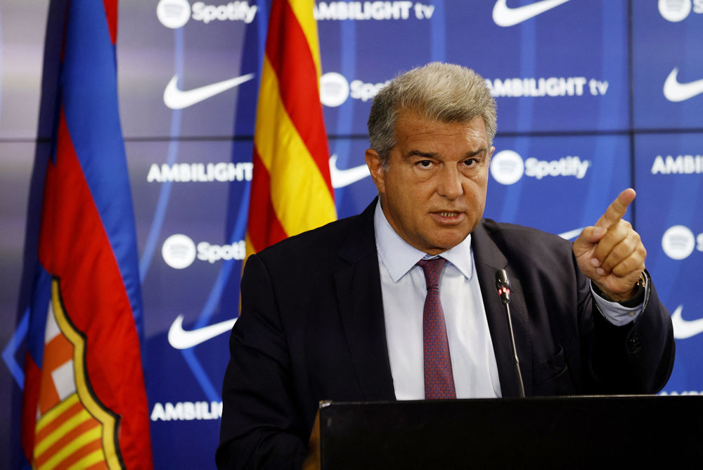 FC Barcelona presents new board