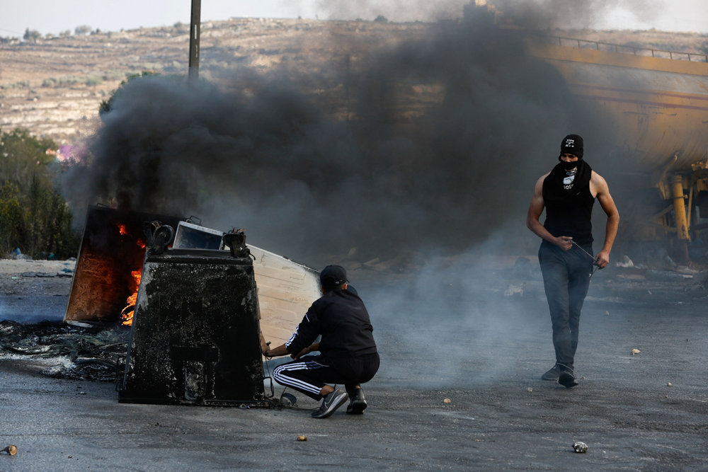 Palestinians clash with Israeli forces near Ramallah