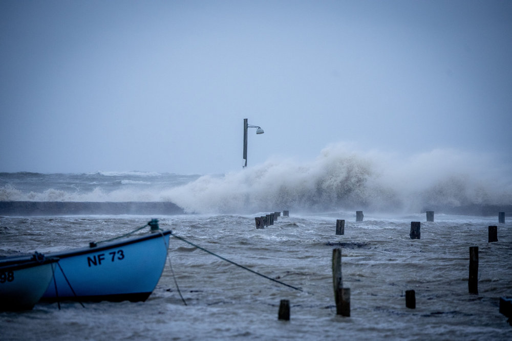 DENMARK. Lolland-Falster: Strong windy weather hits Hesnaes