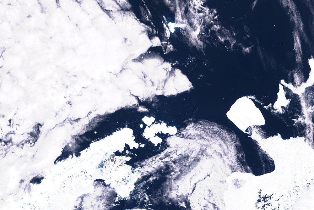 Satellite imagery of the world''s largest iceberg seen in Antarctica